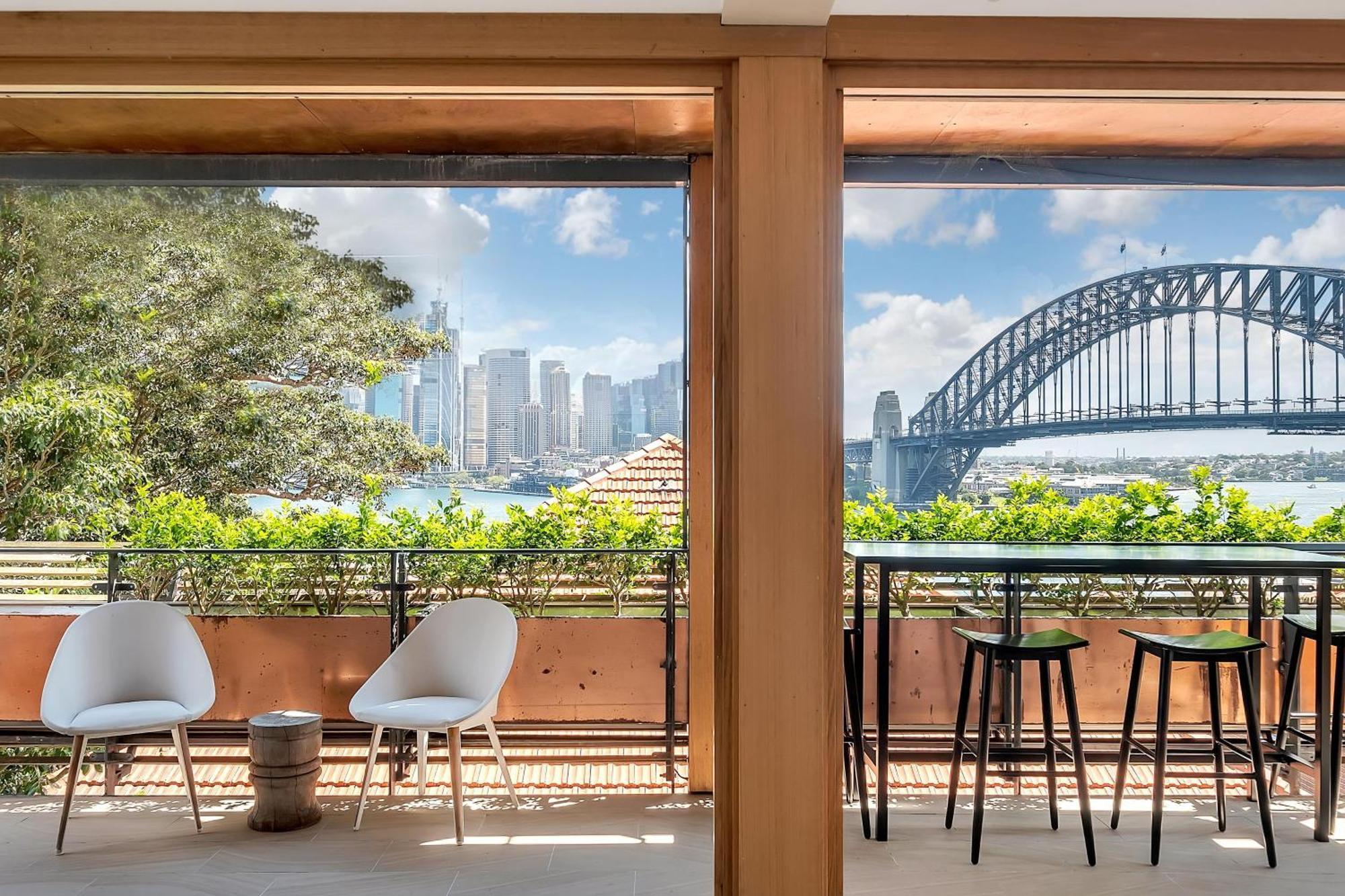 Heatherbrae I - World Class Harbour Bridge Views! Apartment Sydney